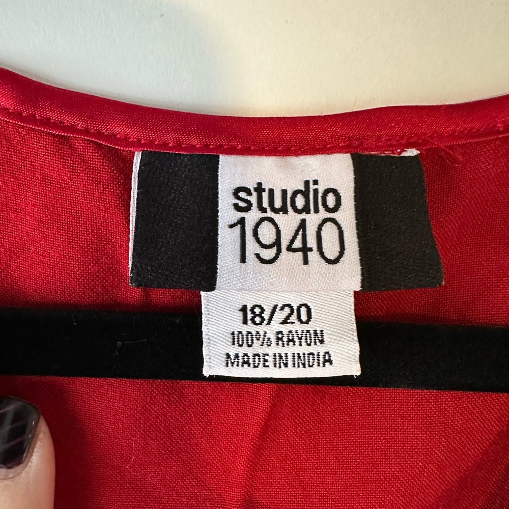 Studio 1940 Red Button-Detail Blouse - Picture 4 of 12